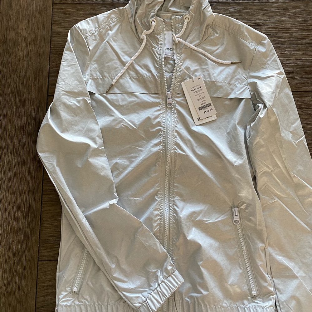 Bench windbreaker